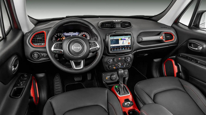 Jeep Renegade 2025 добрался до России: кроссовер предлагают за 5,5 млн рублей. В Европе эта модель уже не продается